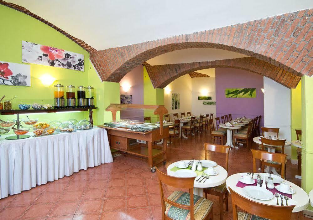 Otel St George - Czech Leading